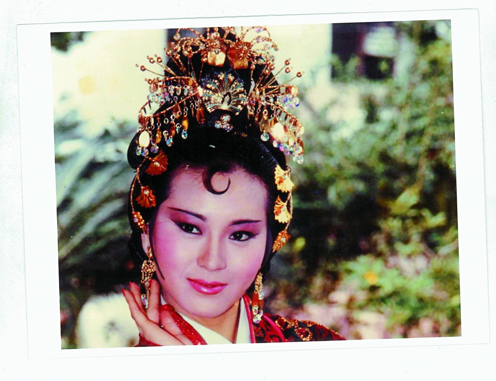 1978年佳視倒閉後,魏秋樺轉投麗的電視,演出《變色龍》、《奇女子》等劇,奠定其一線花旦地位。