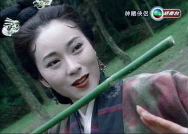 魏秋樺先後於1976年佳視版及1995年TVB版《神鵰俠侶》中,分別飾演「少女裘千尺」及「黃蓉」。