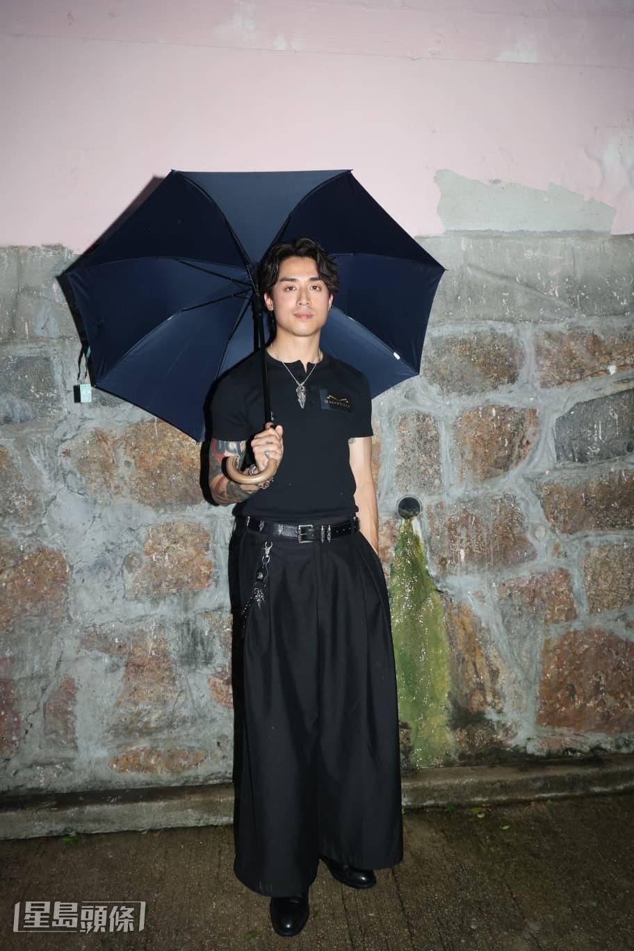 劇中角色需要彈琴,且是演奏級樂曲,對AK是一大挑戰。