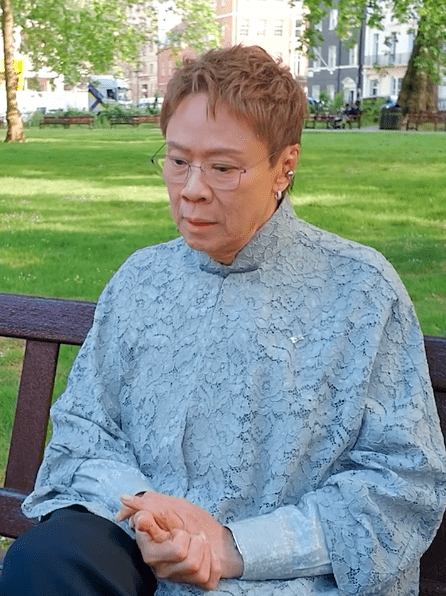陳志雲表示曾感自責,認為若自己沒去英國,母親或許不會那麼早離世。