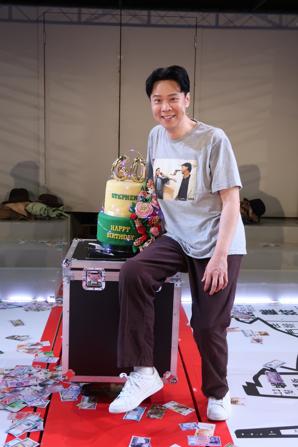 該單位面積908平方呎,為三房連工人房間隔。