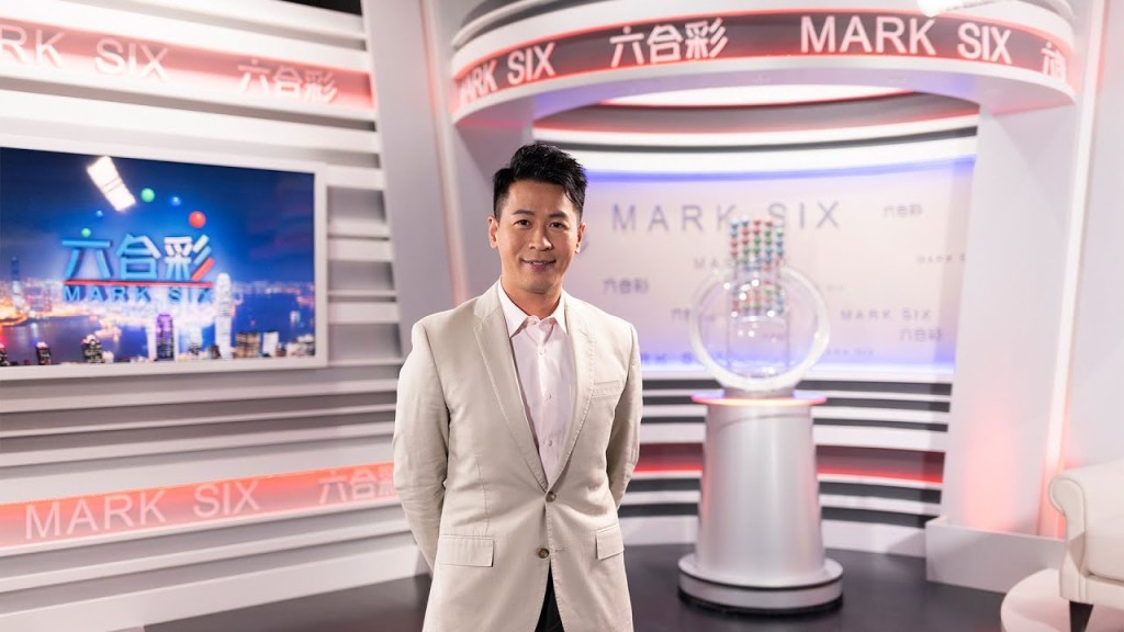 蔡國威是六合彩的資深主持。