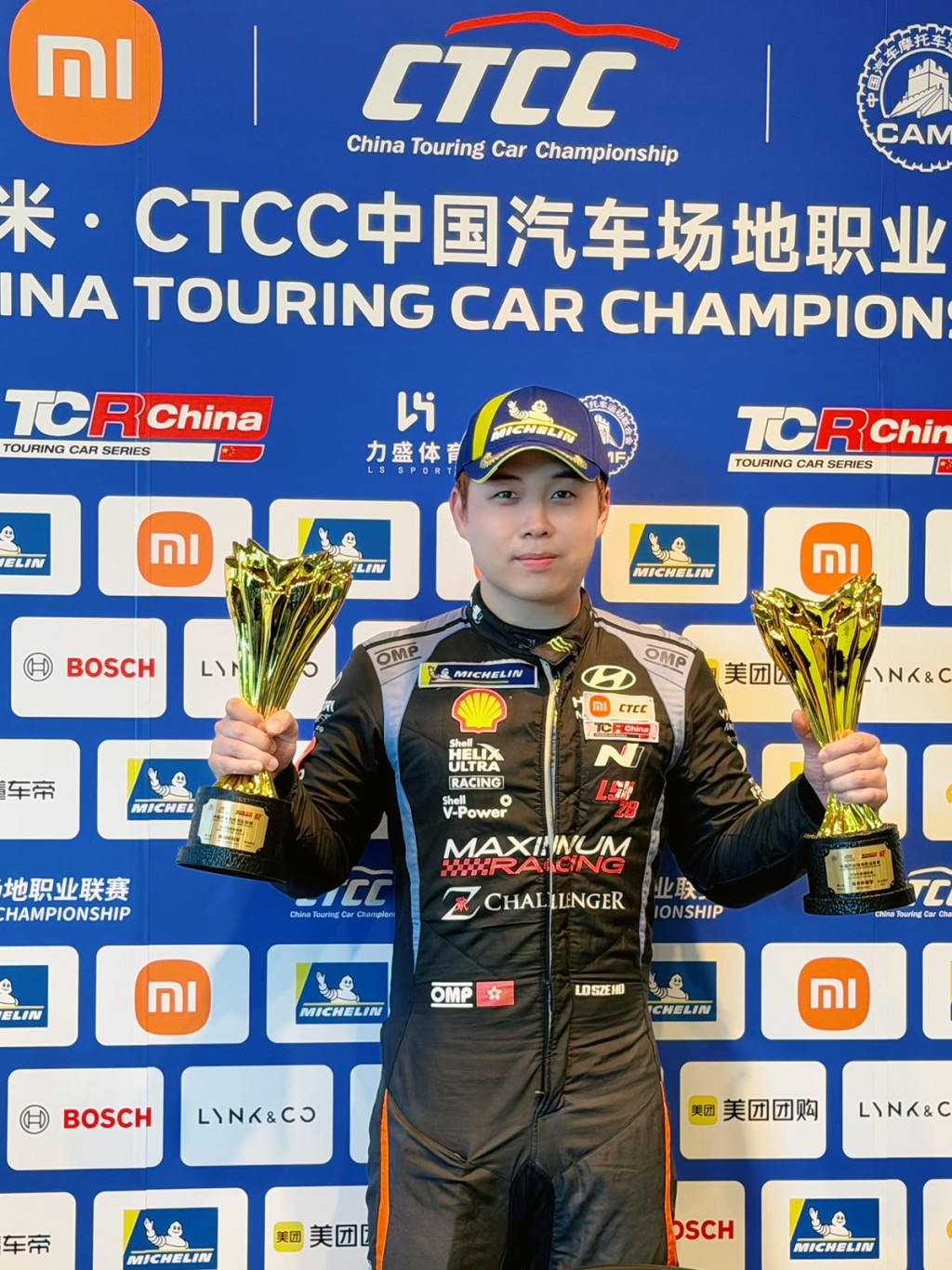 13日的賽事中，盧思豪再下一城，從第九位起步連超八車奪冠，成就雙冠王。