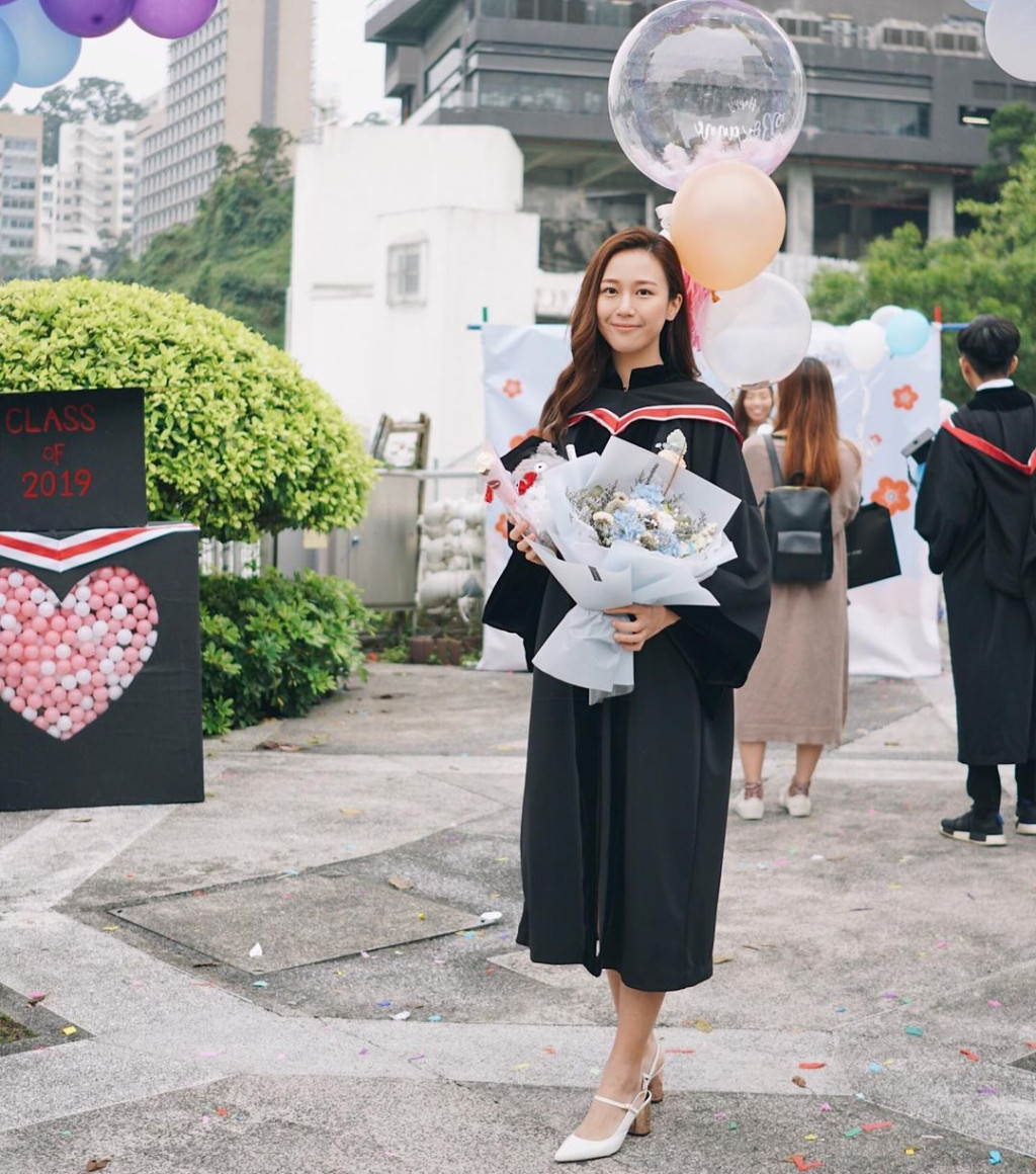 何沛珈2016年入讀中文大學醫學院護理系,其後曾在聖德肋撒醫院任註冊護士。