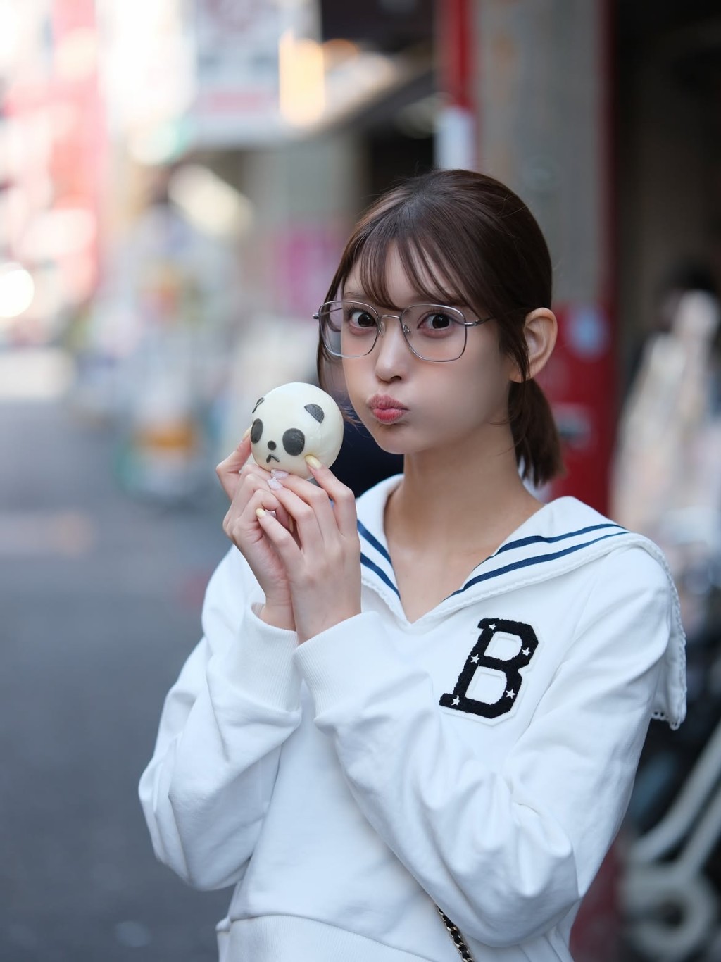 倉木華形象可愛動人。