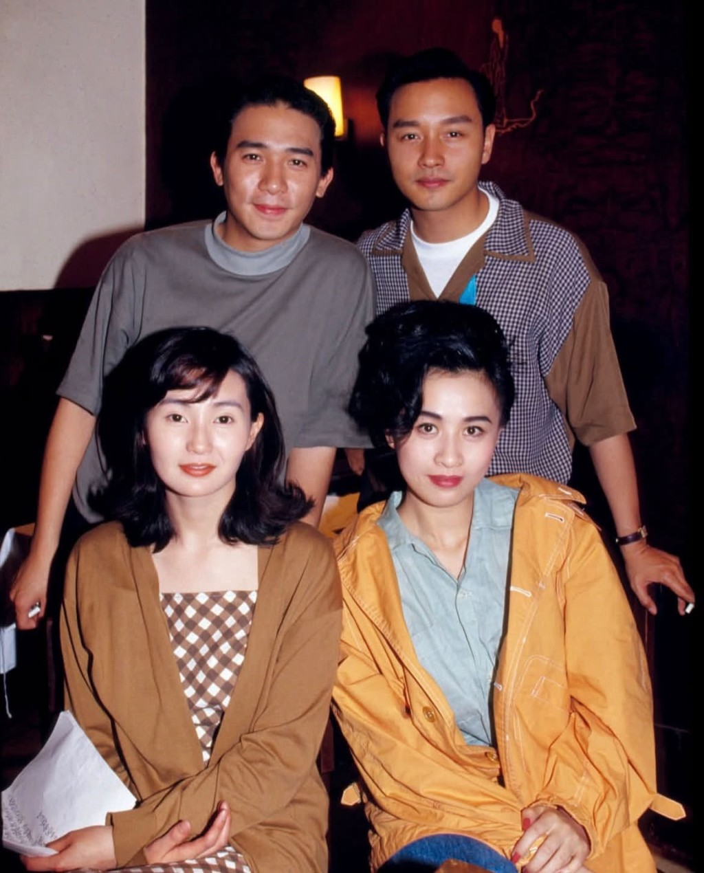 梁朝偉分享一張與張國榮、張曼玉、劉嘉玲的昔日合照，被網民形容為「古董級」照片。