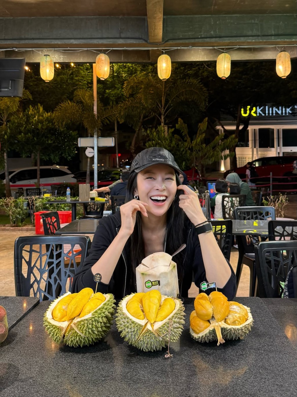 張曦雯早前亦曾到訪馬來西亞吉隆坡。