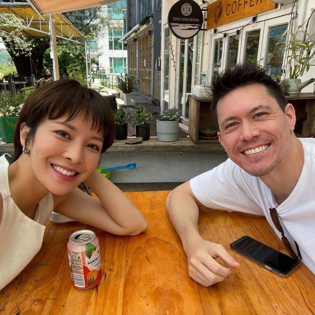 張曦雯曾與加拿大混血男友Mark Brunyez交往八年。
