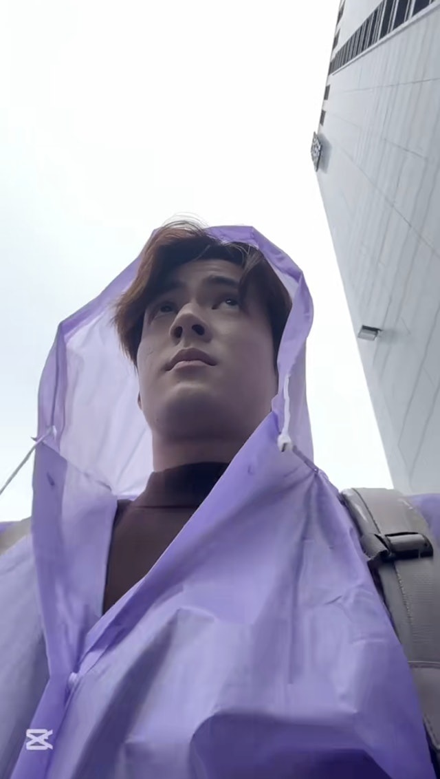 吳兆麟曾冒着大雨，四處奔走為事業打拼。