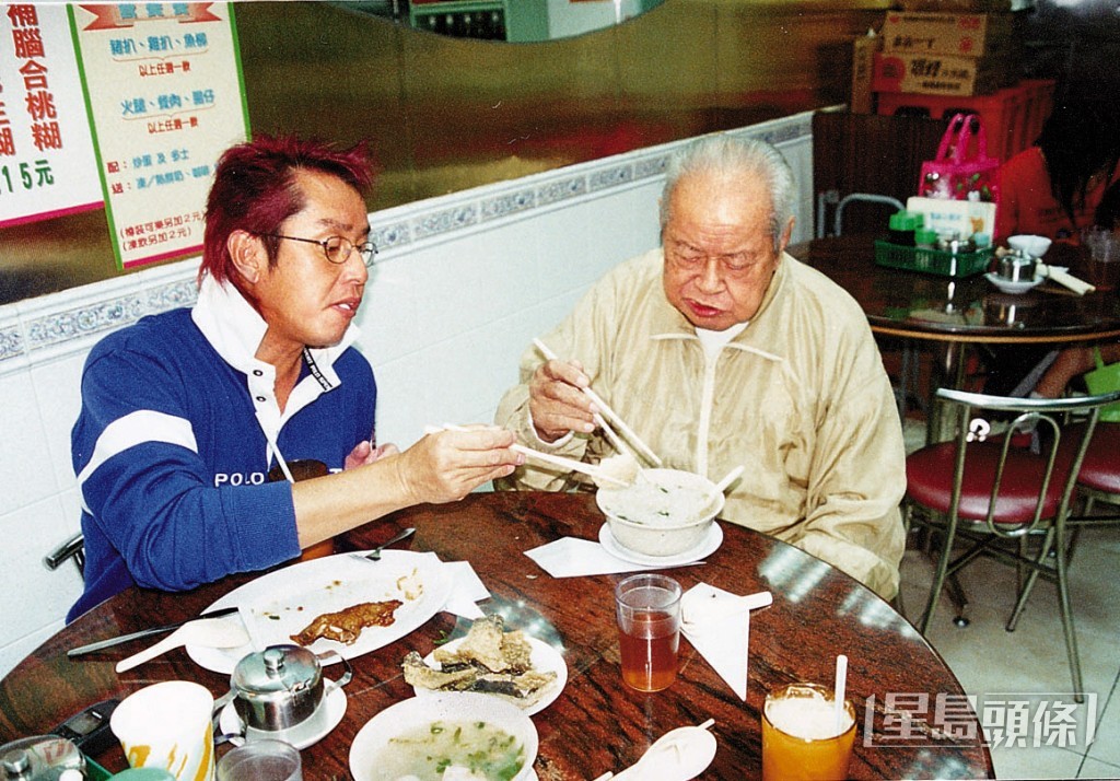 譚江柏對兒子管教甚嚴,因脾氣剛烈而有「譚火」之外號。
