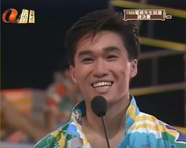 何英偉當年22歲,是一名模特兒。