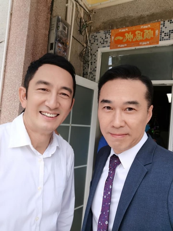 何英偉曾與吳啟華合作。