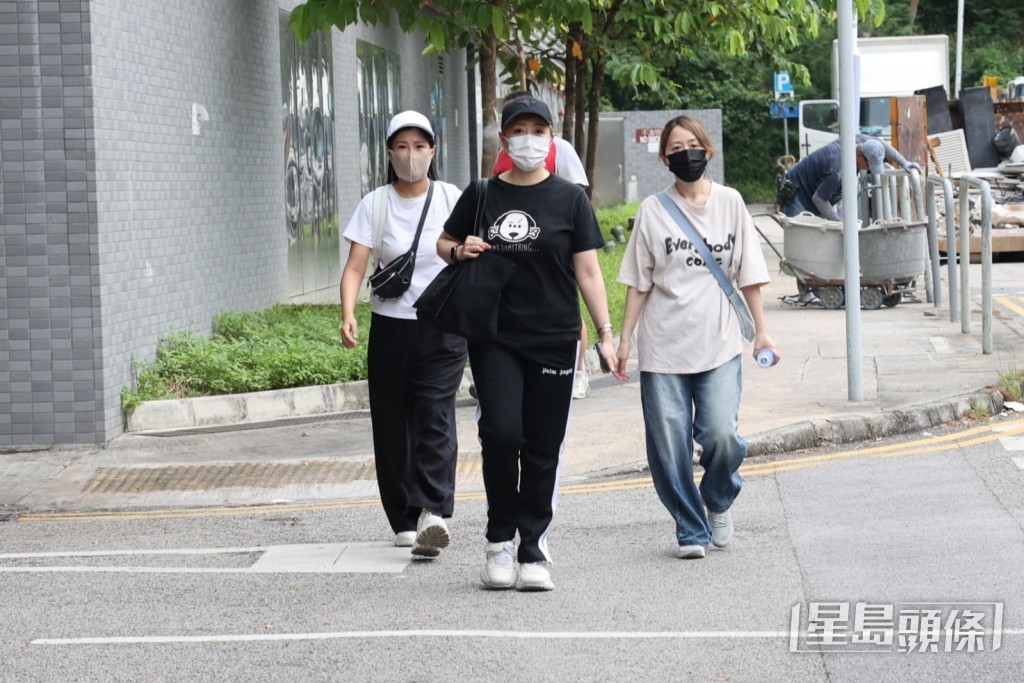 湯盈盈與周家蔚被問及鍾麗淇情況時，僅說：「多謝關心！」
