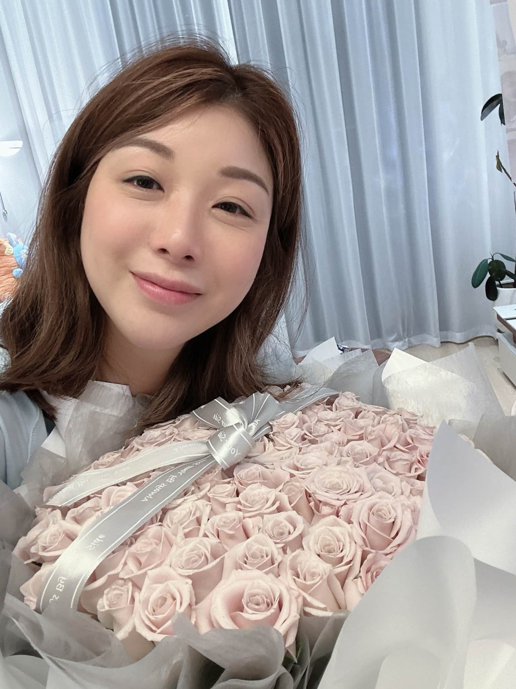 胡家惠收到了多束生日鮮花。