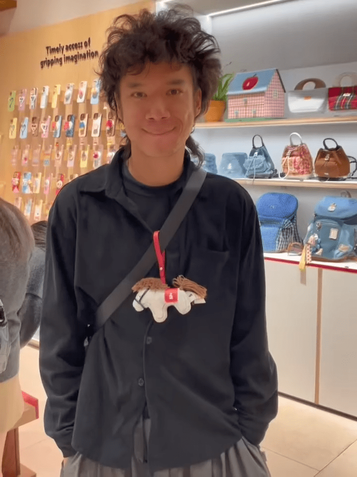 左治是香港電影幕後工作者。