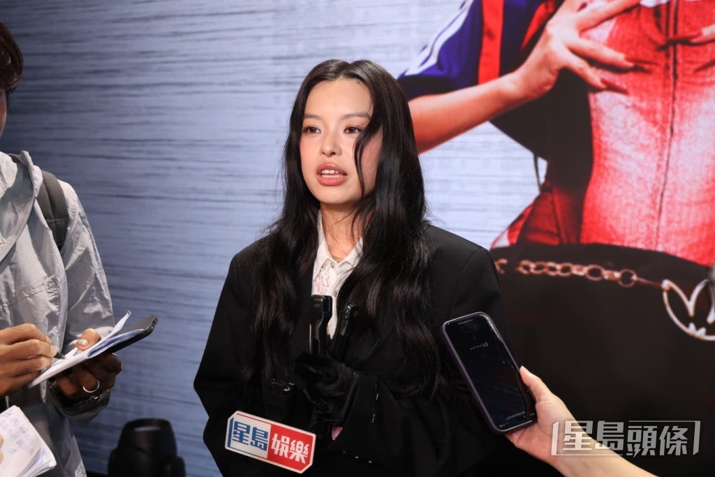 對於Eason簽她而未簽女兒康堤的話題,家麗選擇專注自身。