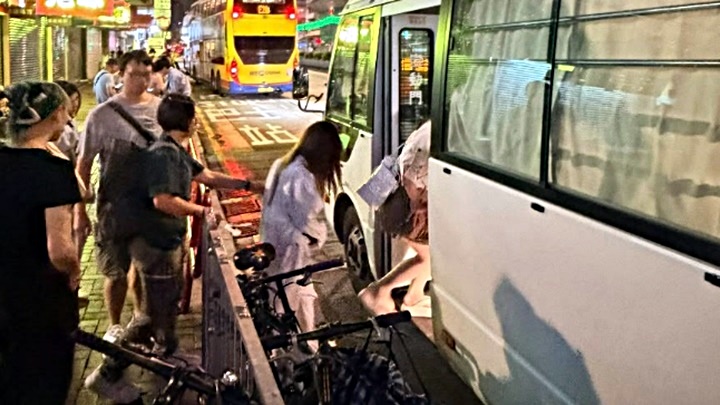 深水埗跨部門掃黃行動 拘捕18名涉嫌違反逗留條件內地女子