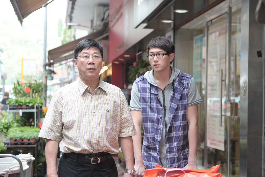楊思琦疑遭同劇演員及工作人員欺凌,被點名的嫌疑人包括《翻叮一族》的夏雨、商天娥、陳鍵鋒等。