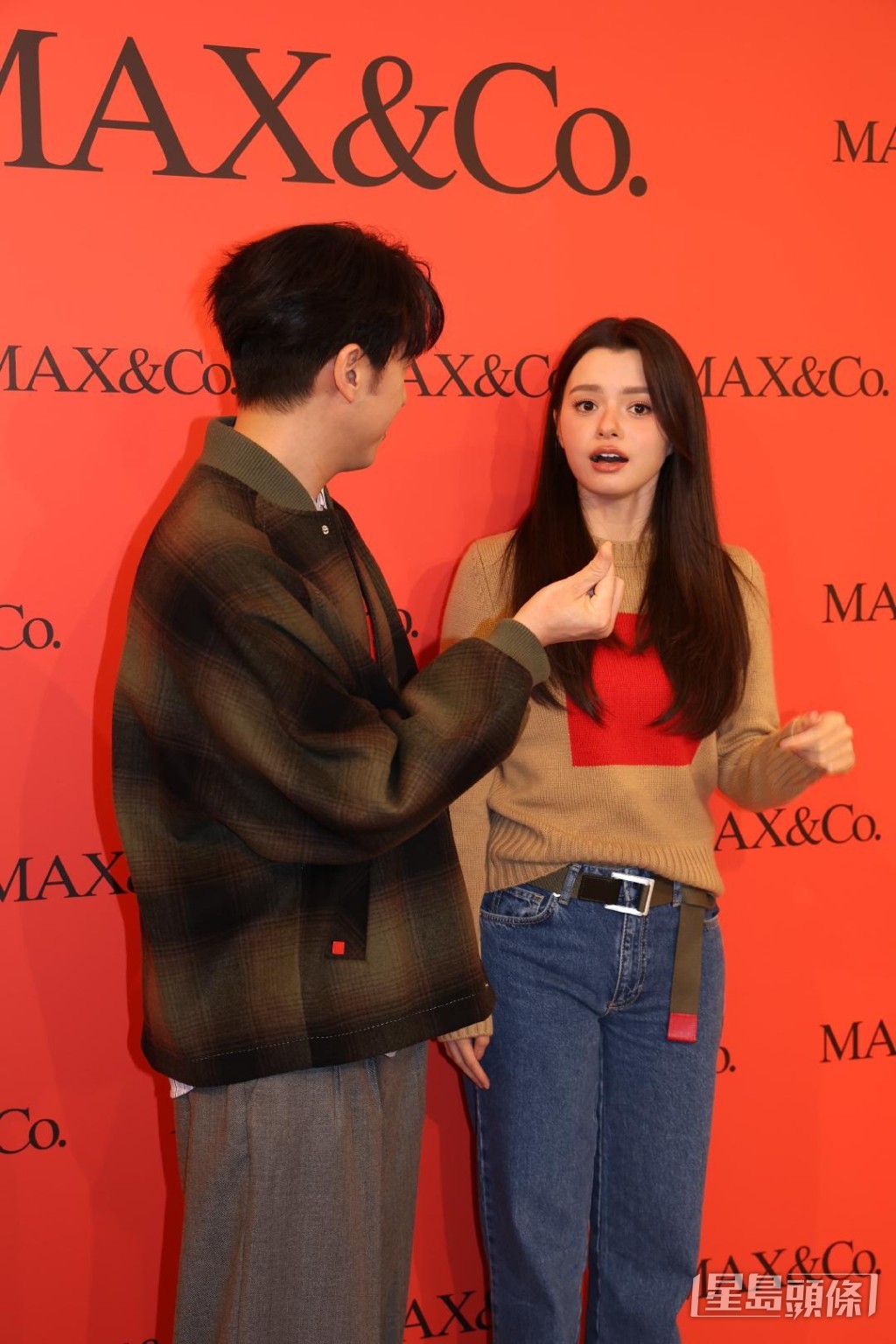 直到馮允謙做出心心手勢,Becky才明白他的意思。