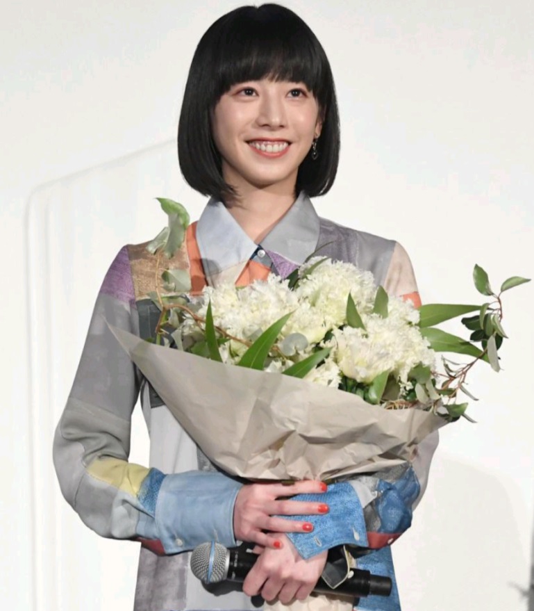 35歲的日本人氣女星夏帆今日宣布婚訊。