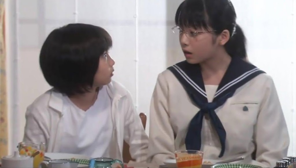 她早年曾在經典日劇《女王的教室》中,飾演志田未來的姐姐。