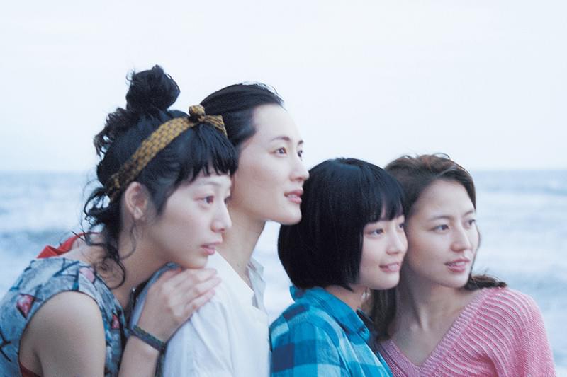 與綾瀨遙、廣瀨鈴、長澤正美合演的是枝裕和電影《海街女孩日記》亦是其代表作之一。