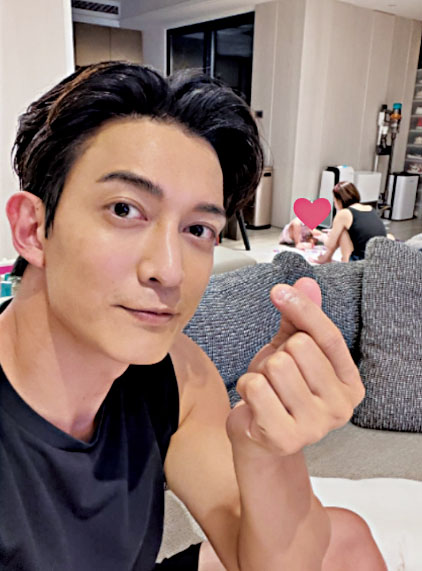 王家梁生日曬出全家合照。網上圖片