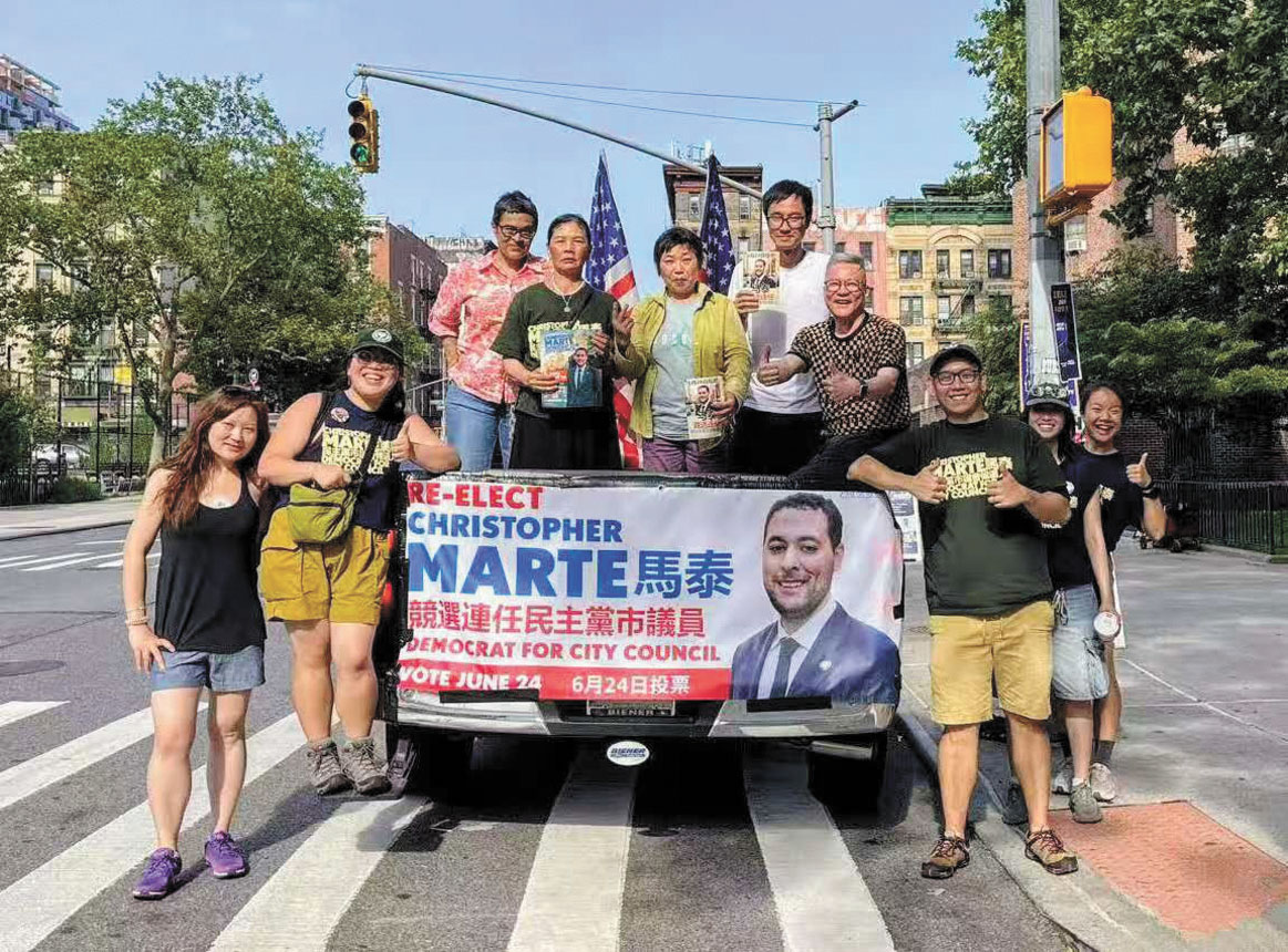 儘管華人職工會一再否認支持任何參選人,但職工會成員支持馬泰競選連任的照片在華人社交媒體上隨處可見。 讀者提供照片