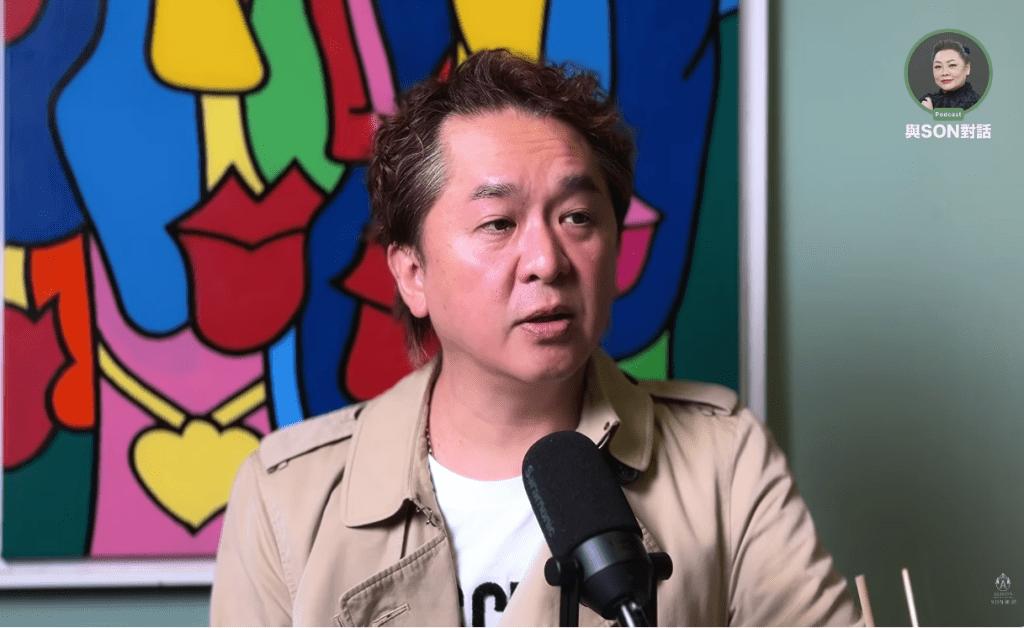 鄧兆尊指父親新馬師曾娶了祥嫂後,便沒有「正式」的女朋友。