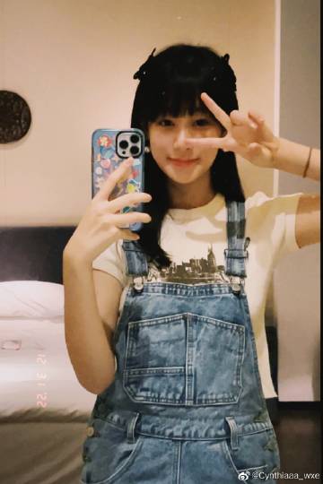 吳熙兒散發青春少女氣息。