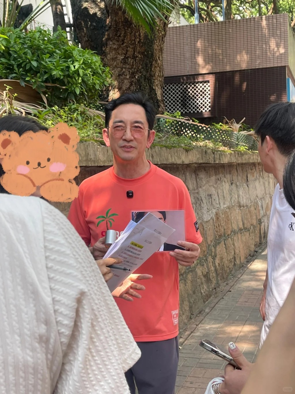 吳啟華的表情互動引起網民討論。
