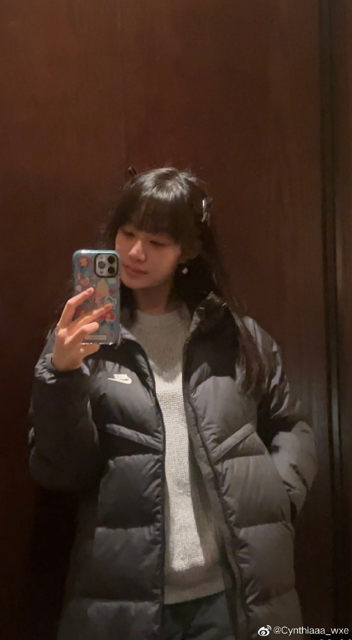 吳熙兒現時與外婆一同居住。