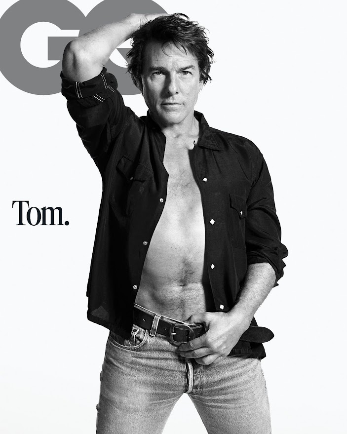 64歲的湯告魯斯為《GQ》雜誌拍攝封面,大曬結實腹肌,狀態極佳。(《GQ》官方IG)