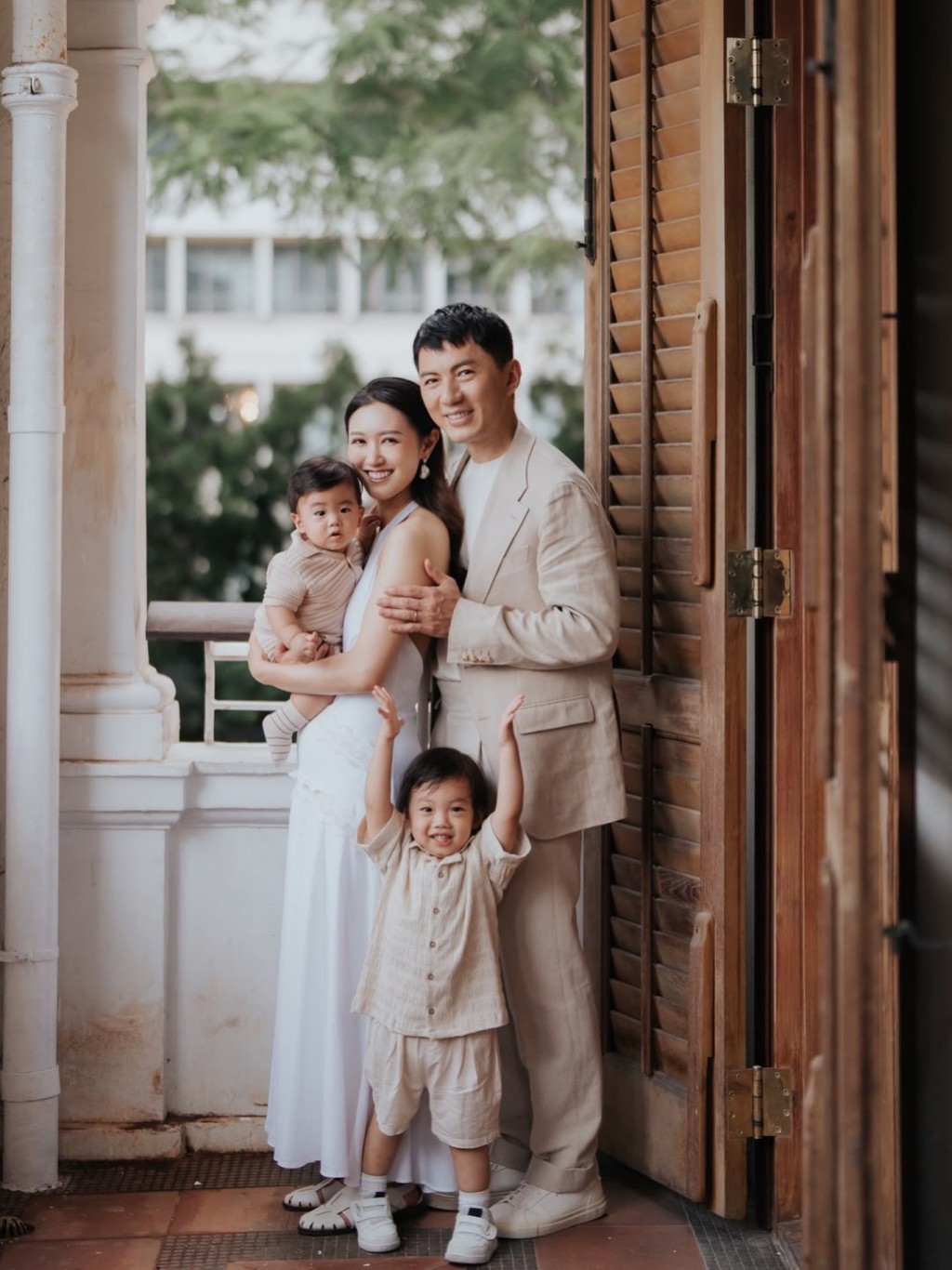 袁偉豪與張寶兒結婚六年,育有兩名兒子。