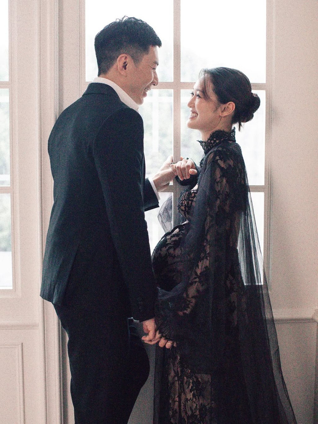 袁偉豪與張寶兒結婚多年,感情恩愛。