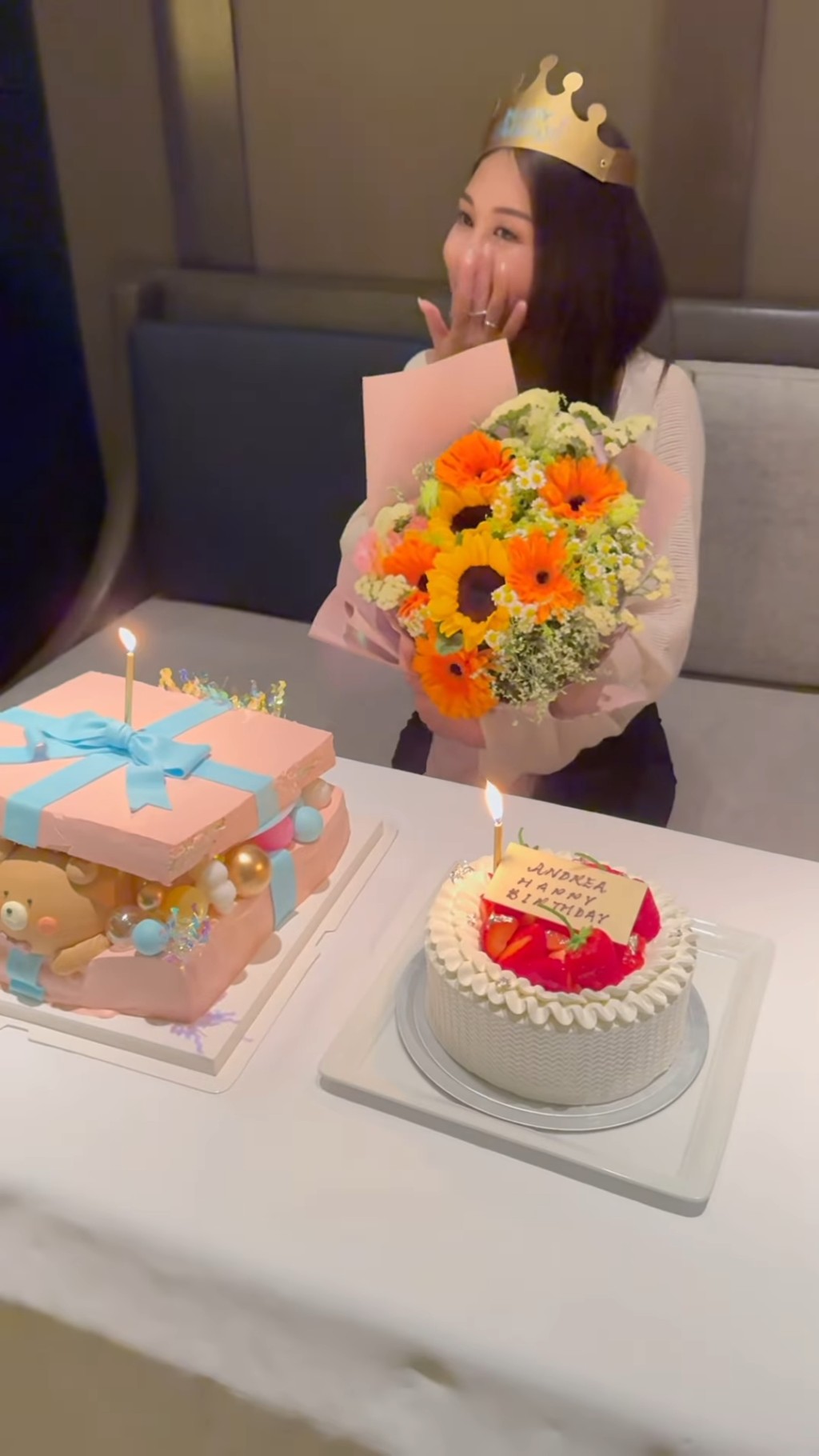 壽星女蘇韻姿感動得落下淚來。