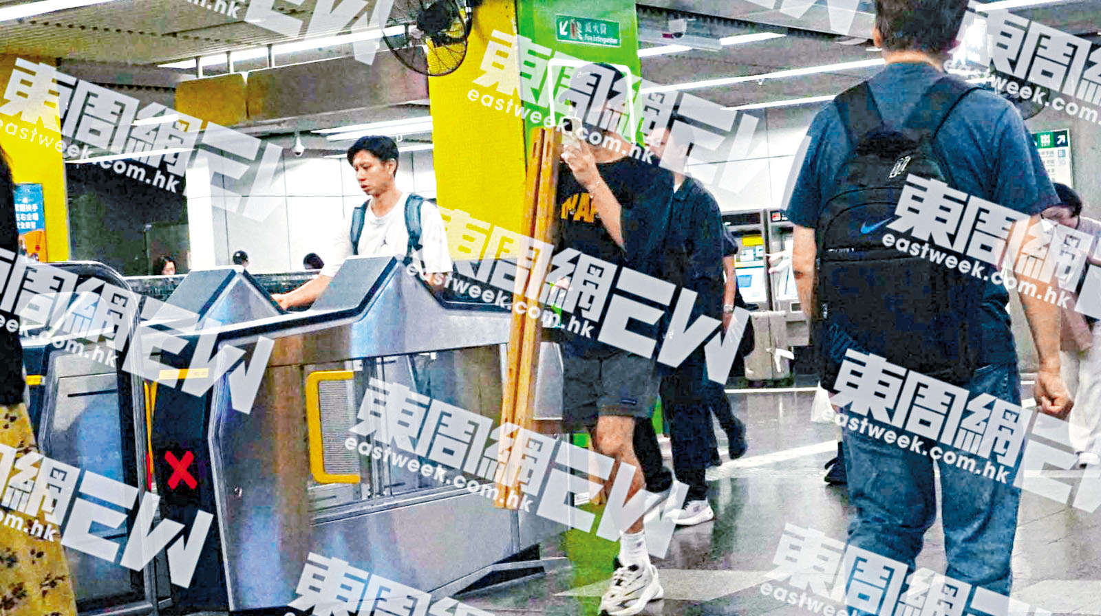 ■Oscar做完訪問即去洗冷氣。《東周刊》圖片