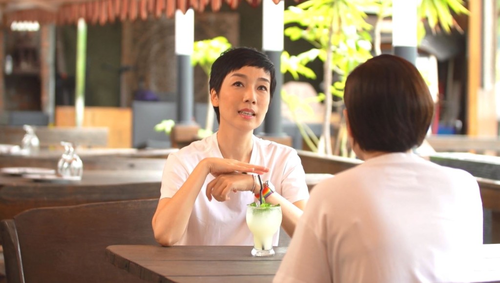 江美儀作客黎芷珊主持的《單對單》時,表示與前夫步伐不一致,並指對方因身份問題承受很大壓力。