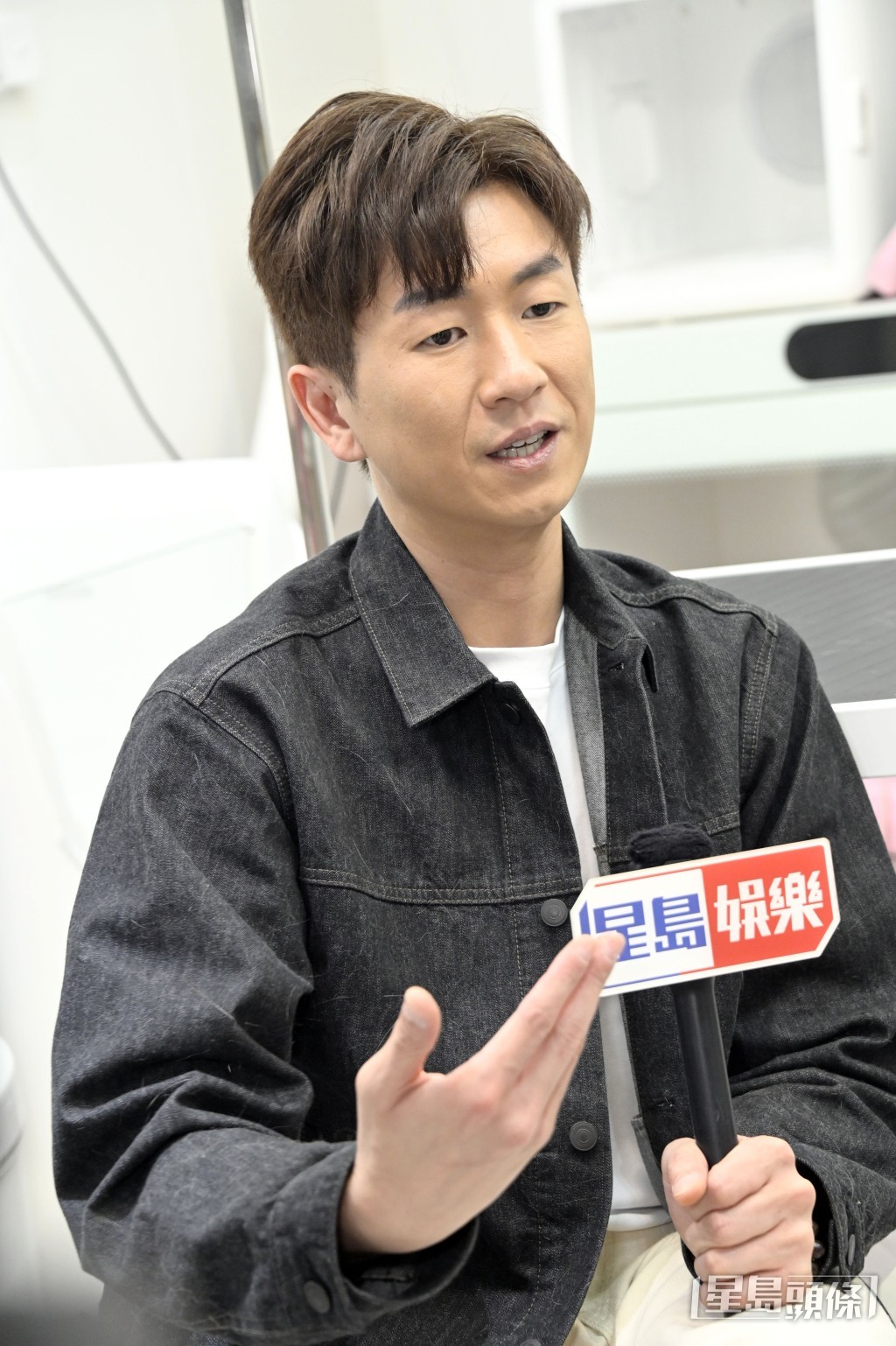 馬貫東強調事業發展無需倚靠母親關係。