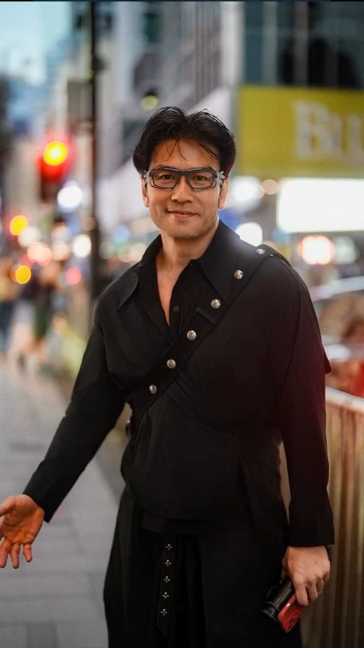 街拍攝影師捕捉到的唐文龍身影。(IG@streetsnap.portrait)