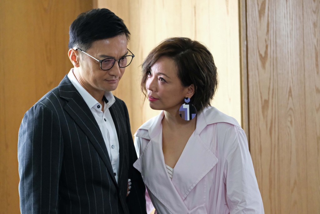 陳錦鴻在ViuTV劇集中與鄧萃雯合作。