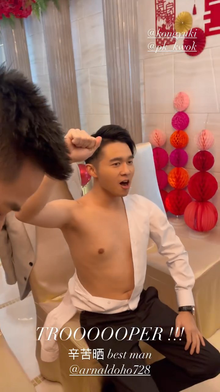 完成挑戰後,何猷亨帥氣地穿回恤衫離場。