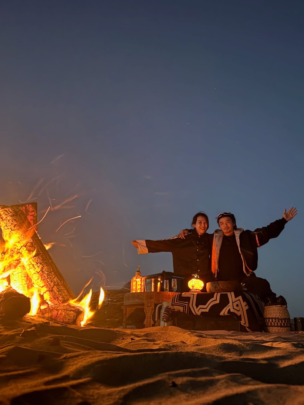 蔡少芬與張晉的沙漠之旅充滿浪漫氣氛。