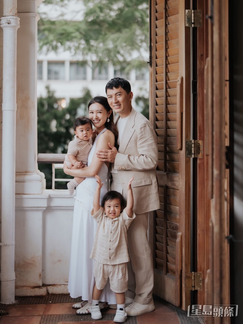 袁偉豪與張寶兒結婚六年,現育有兩名兒子。