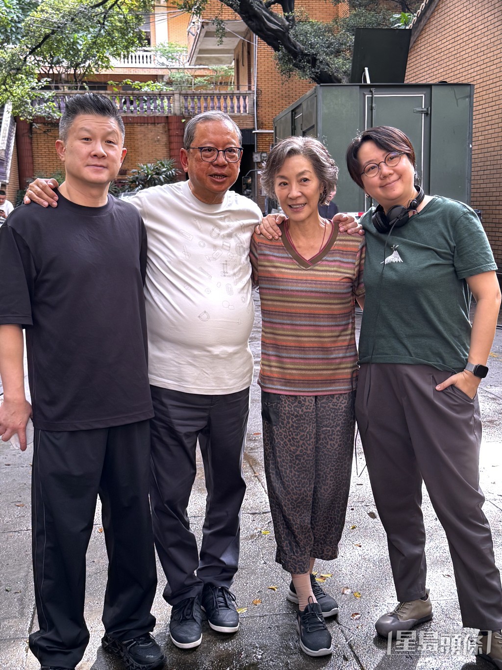 寰亞集團老闆林建岳博士與行政總裁兒子林孝賢親身到拍攝現場探班。