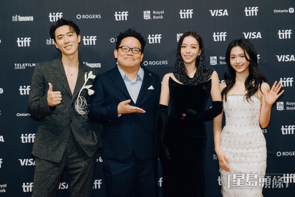 《告別的年代》主要演員邱士縉、導演楊毅恆、宋芸樺與蕭莉璇合影。