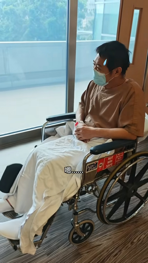 李連杰早前曾被拍到需要坐輪椅。