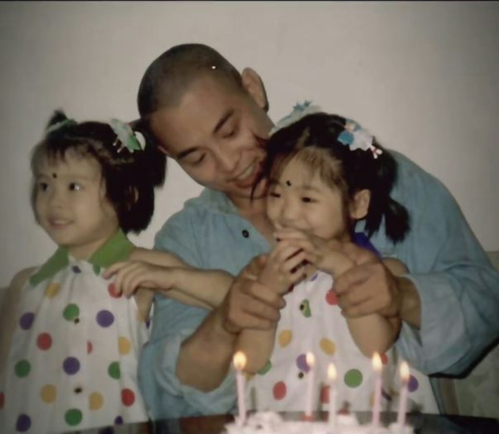李連杰昔日為女兒慶祝生日的溫馨畫面。