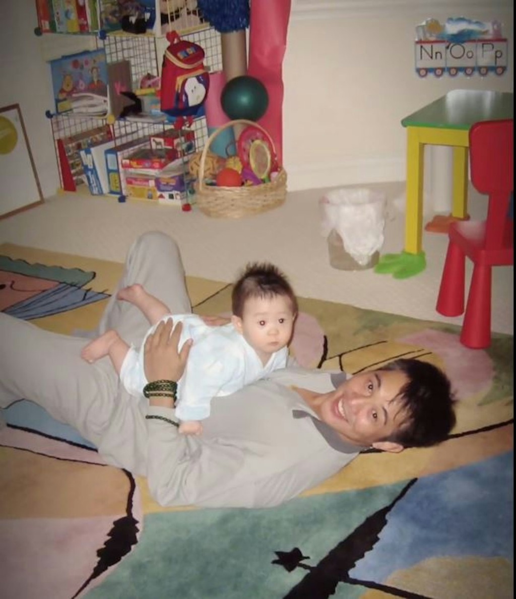 李連杰在女兒嬰兒時期已流露慈父模樣。