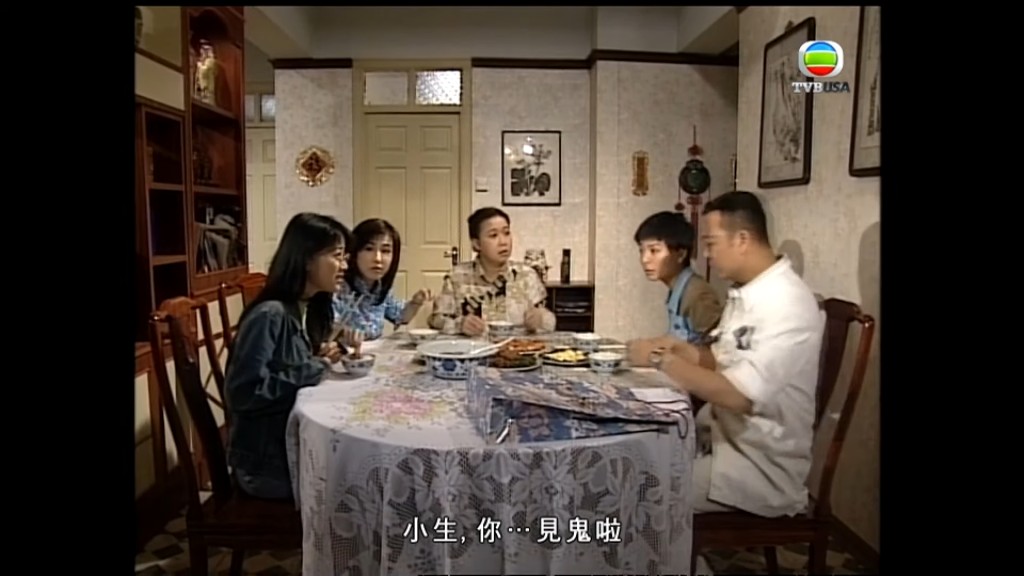 劇中經常與歐陽震華、滕麗名等主角合作。
